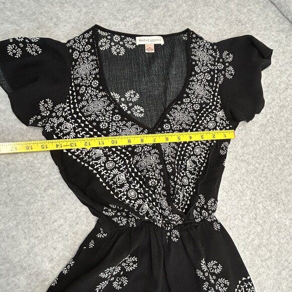 BAND OF GYPSIES XS Romper Black White Boho Bandana Print V-Neck Flutter Sleeve - Picture 5 of 12